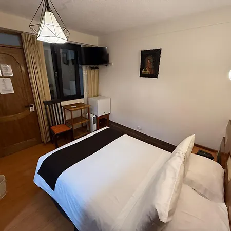 Awki\'S Dream Hotel